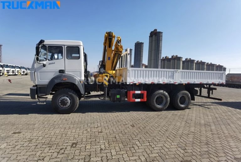 6X4 BEIBEN 2434 10 Rodas Caminhão Guindaste Montado