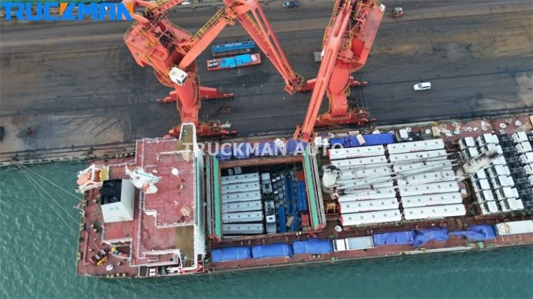 Vista traseira do alinhamento BEIBEN 420HP - Truckman Automobile