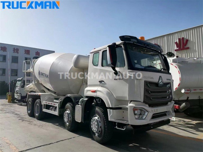 Caminhão betoneira SINOTRUCK HOWO NX 8x4 12 rodas