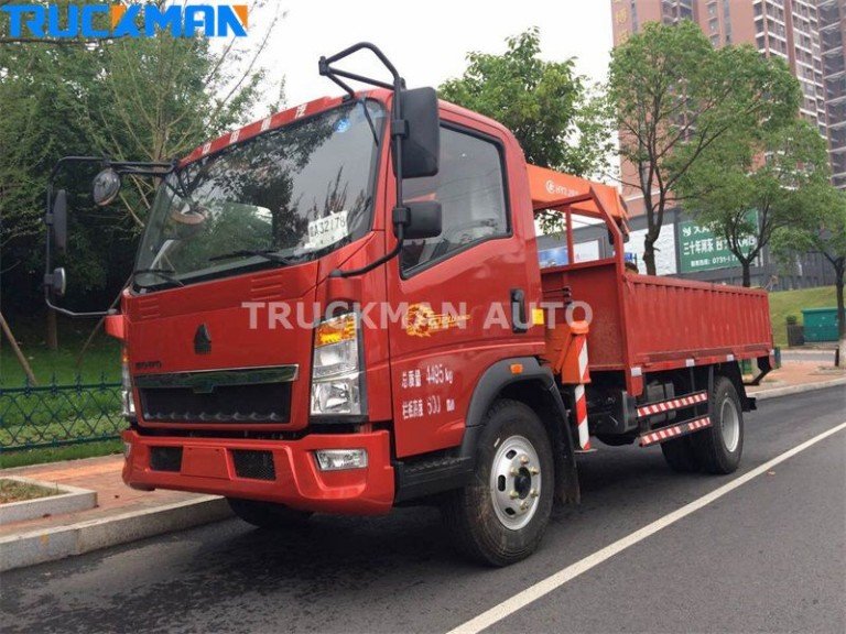 Caminhão de carga SINOTRUK com guindaste de 3 toneladas