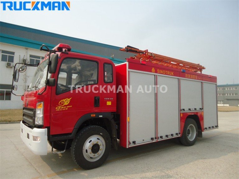 SINOTRUK HOWO Mini caminhão de bombeiros porta de enrolar