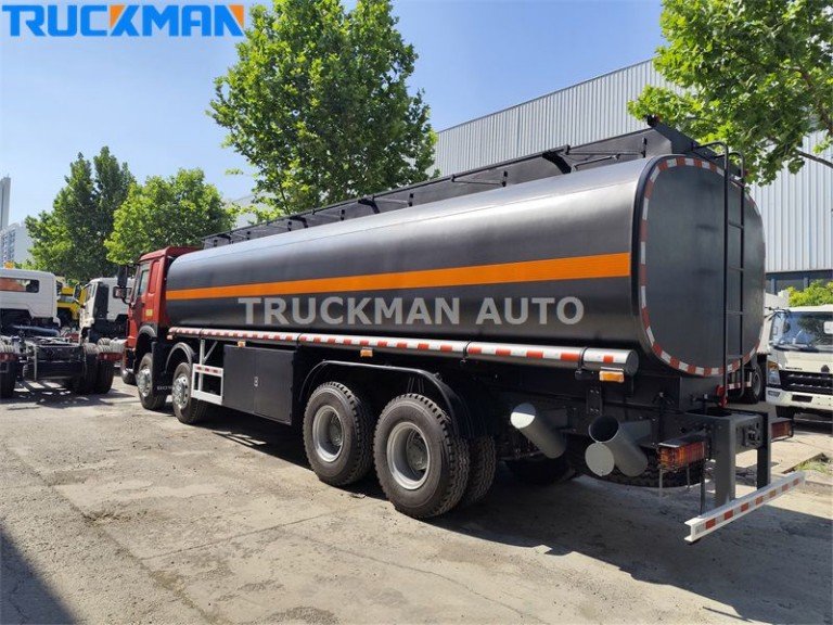 Camião cisterna SINOTRUK HOWO