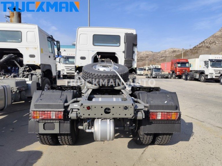 SINOTRUK HOWO Trator Head Fuel Tank
