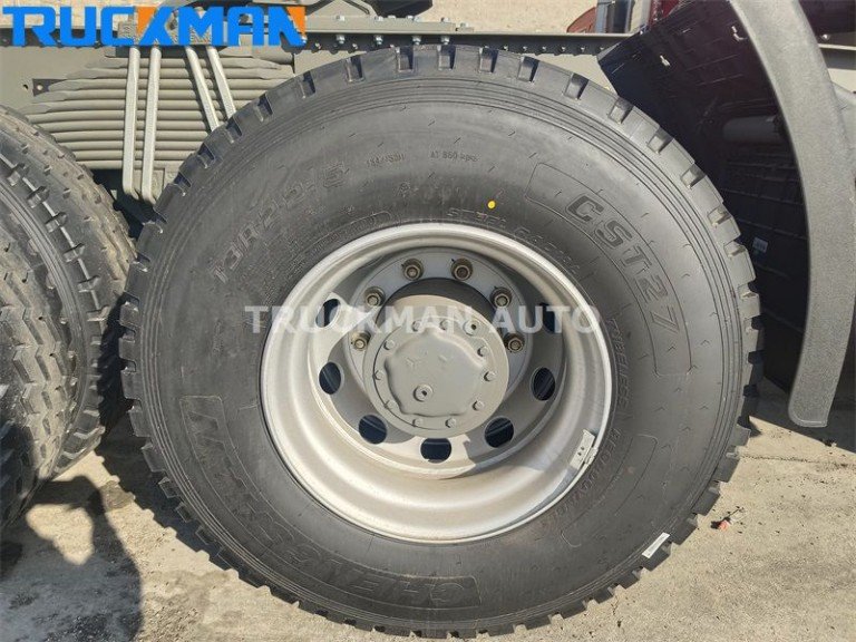 HOWO 6X4 Reboque Pneu de camião