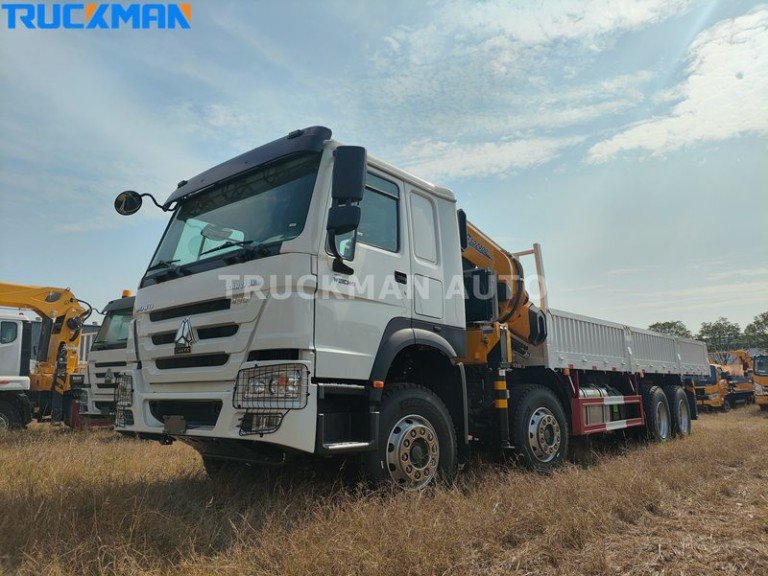 SINOTRUK HOWO 12 Rodas Caminhão Guindaste Montado